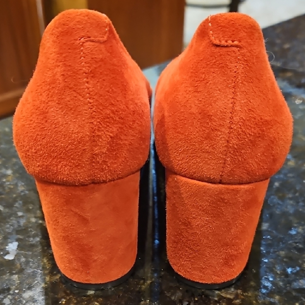 AEROSOLES Women's Vibrant Red Heels - Picture 2 of 4